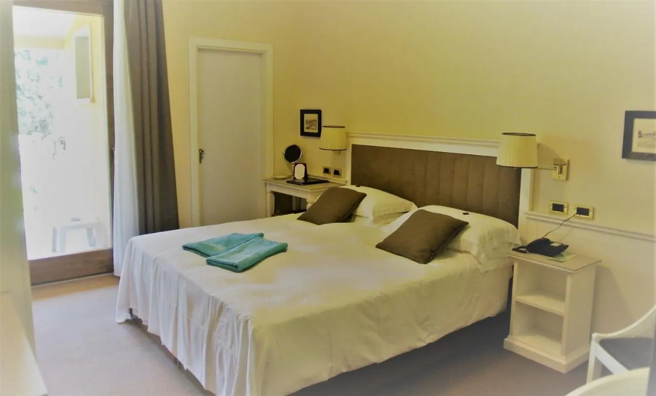 Hotel Garden 4*, Garda (Verona) İtalya